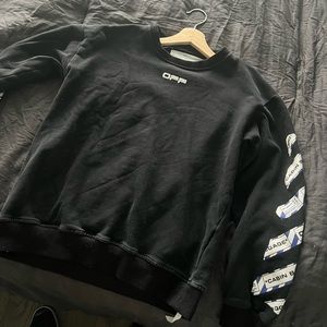 OFF WHITE CREW NECK